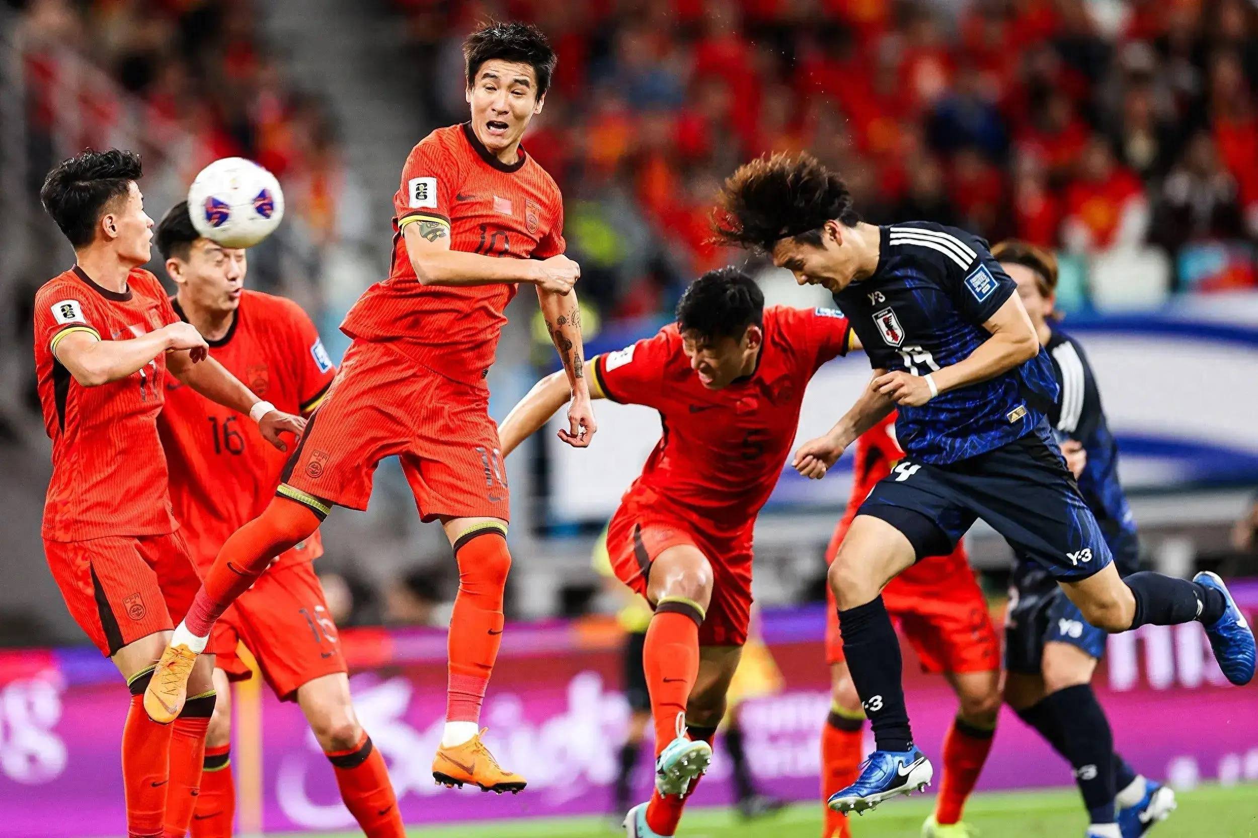 包含3-1！中国女足太强，冲击东亚冠军，宋凯督战，直播引热议的词条