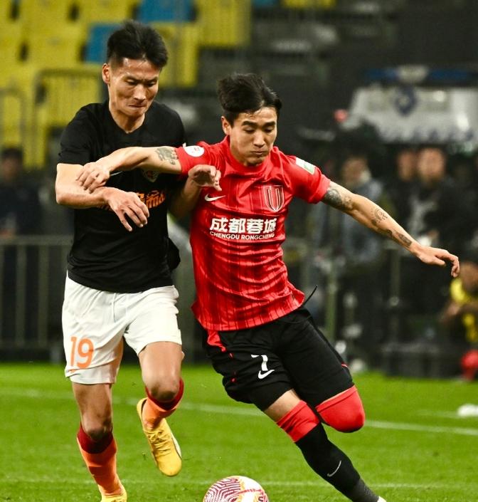 od体育下载-中超-阿代米破门韦世豪点射+红牌津门虎2-1双杀成都