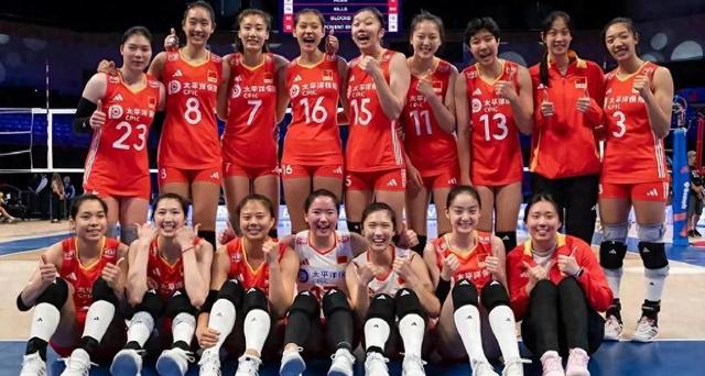 惊天大逆转！世联赛-中国女排3-2美国队